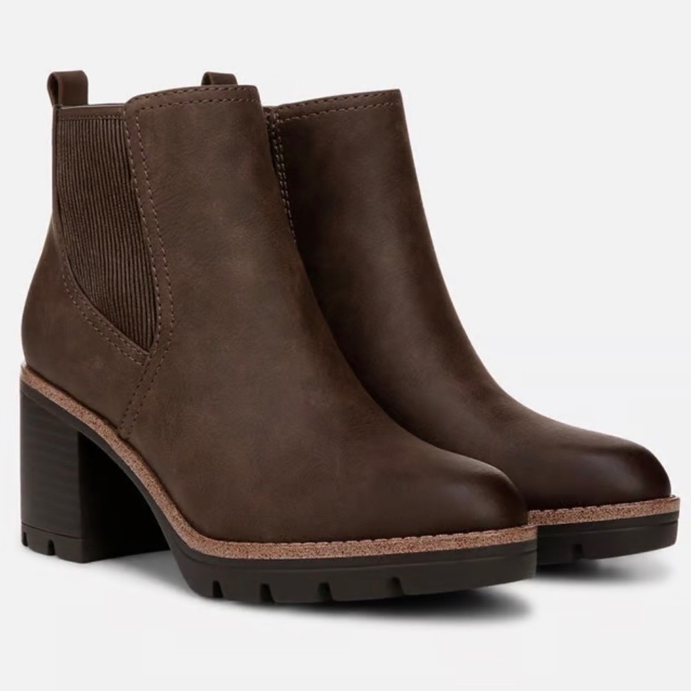 Naturalizer Madalynn Gore Truffle Brown Lug Sole Ankle Boots Womens 7M